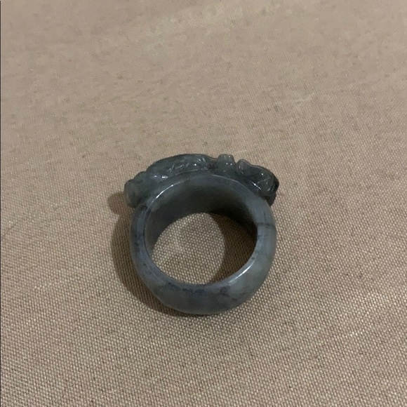 Real jade stone dragon ring - Picture 3 of 4